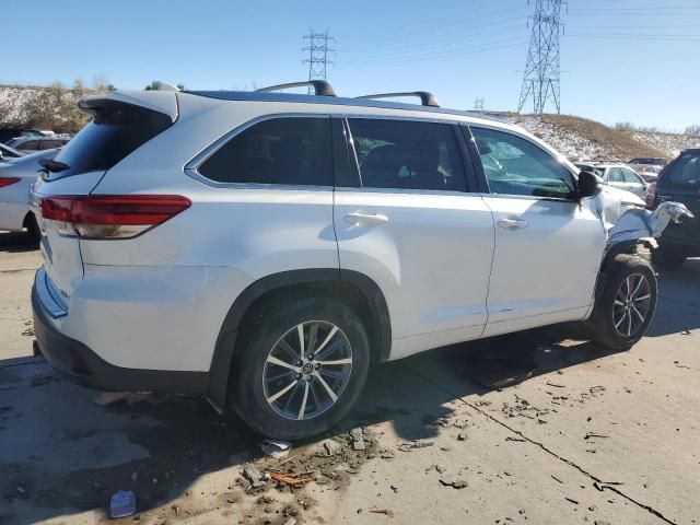 2017 Toyota Highlander SE