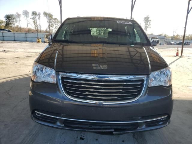 2014 Chrysler Town & Country Touring L