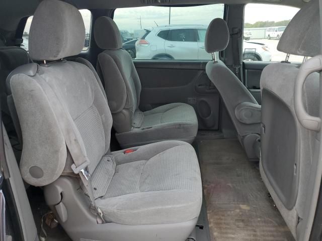 2009 Toyota Sienna CE