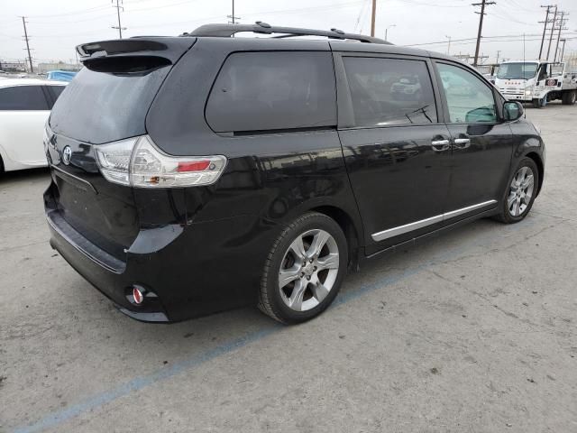 2013 Toyota Sienna Sport