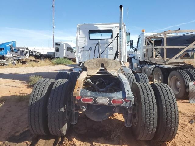 2023 Volvo VHD