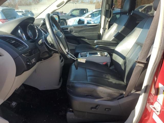 2016 Chrysler Town & Country Touring