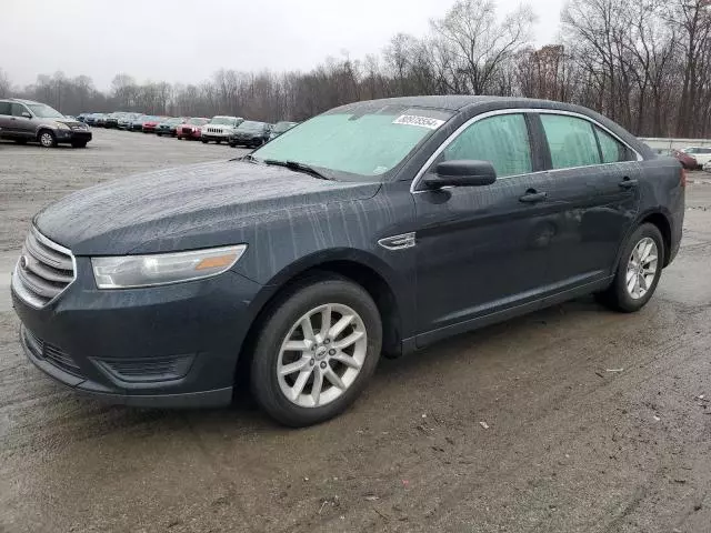 2014 Ford Taurus SE