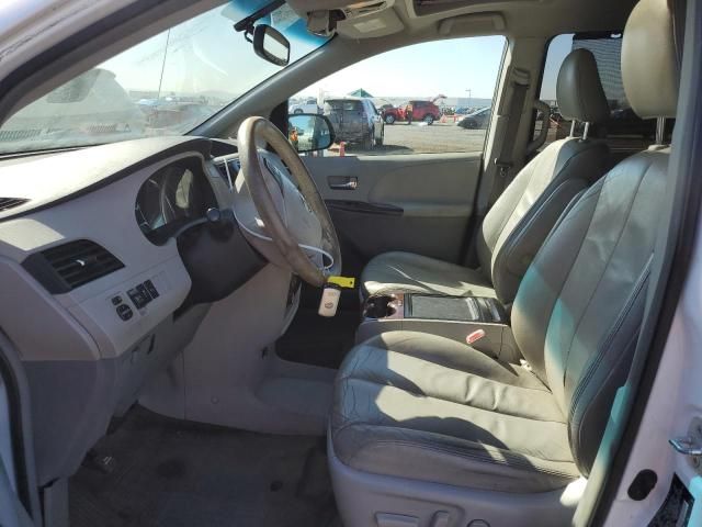 2013 Toyota Sienna XLE