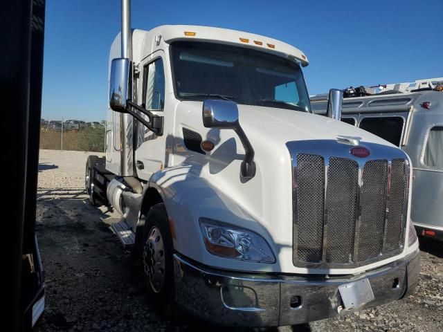 2016 Peterbilt 579