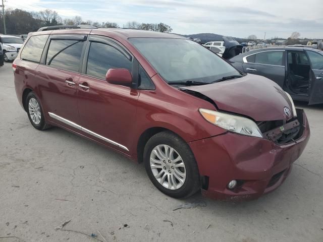 2011 Toyota Sienna XLE