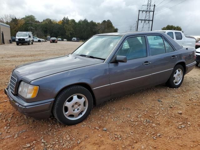 1995 Mercedes-Benz E 320 Base