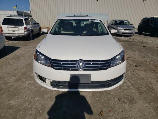 2013 Volkswagen Passat SEL