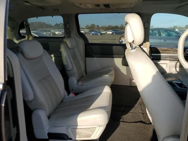 2010 Chrysler Town & Country Touring