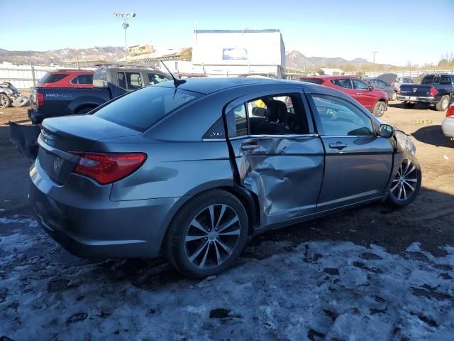 2013 Chrysler 200 Touring