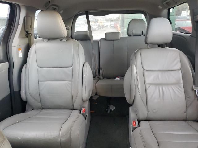 2016 Toyota Sienna XLE