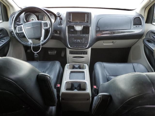 2011 Chrysler Town & Country Touring L