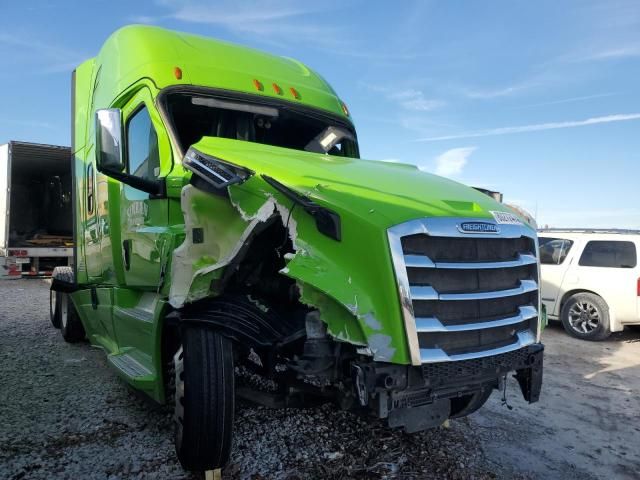 2019 Freightliner Cascadia 126