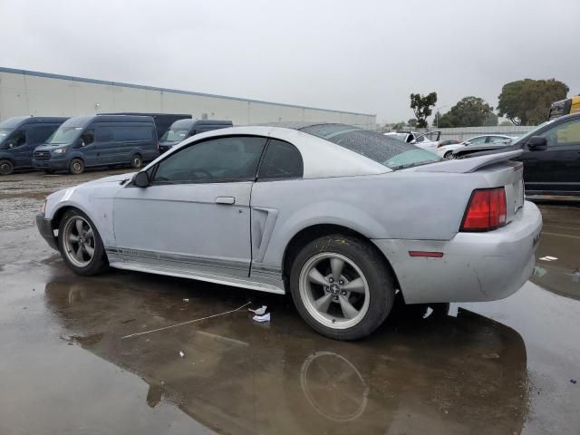 2000 Ford Mustang