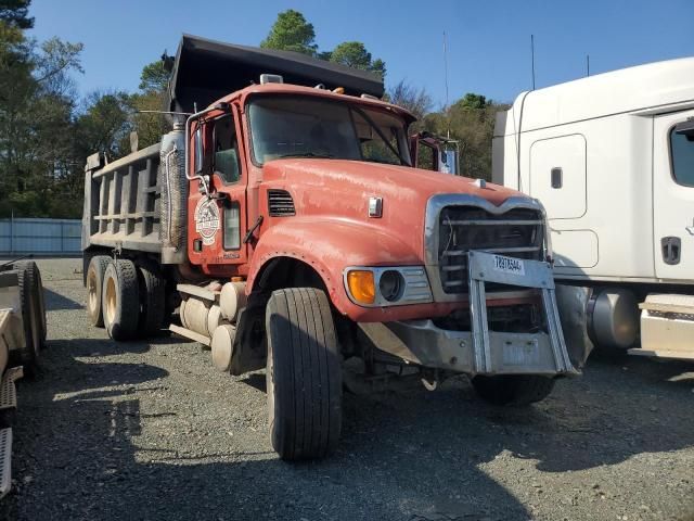 2003 Mack 700 CV700