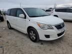 2010 Volkswagen Routan SE