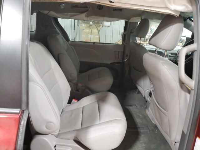 2016 Toyota Sienna XLE