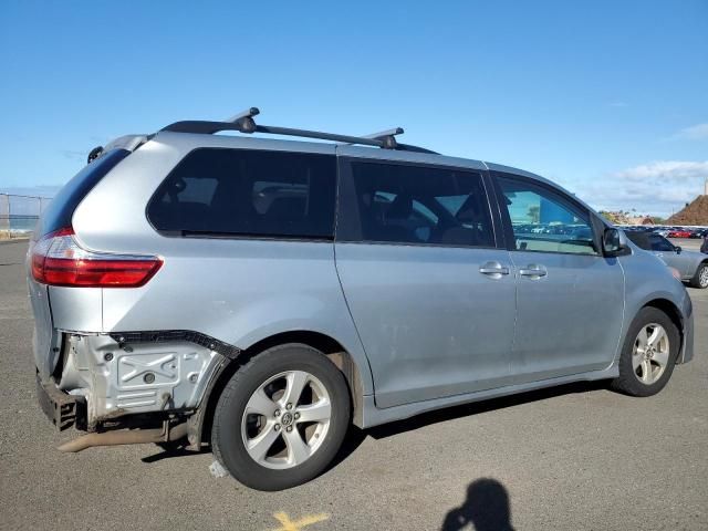 2019 Toyota Sienna LE