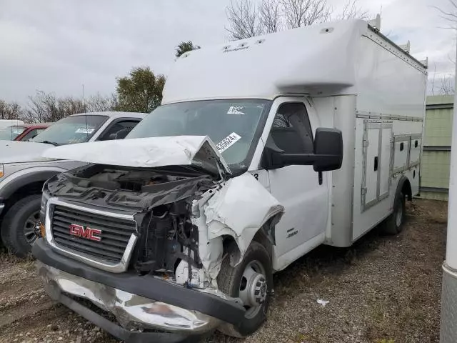 2023 GMC Savana Cutaway G4500