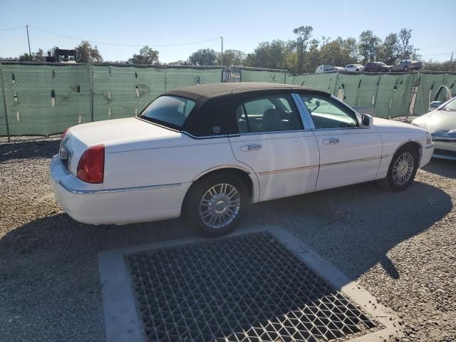 2010 Lincoln Town Car Signature Limited