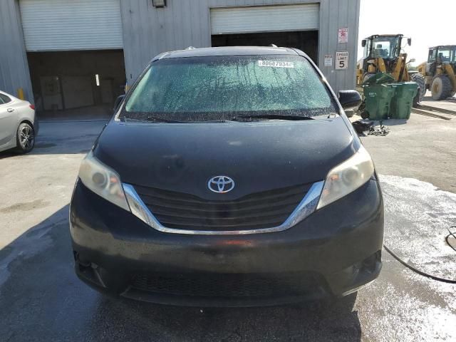 2011 Toyota Sienna LE