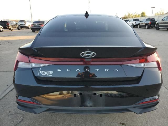 2021 Hyundai Elantra SE