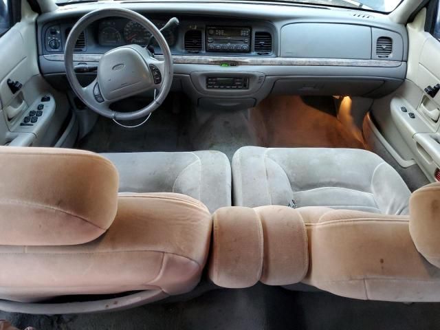 2000 Ford Crown Victoria LX