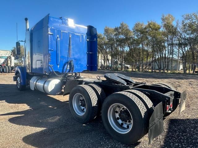 2012 Freightliner Conventional Coronado 122