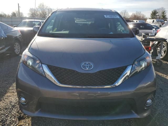 2011 Toyota Sienna Sport