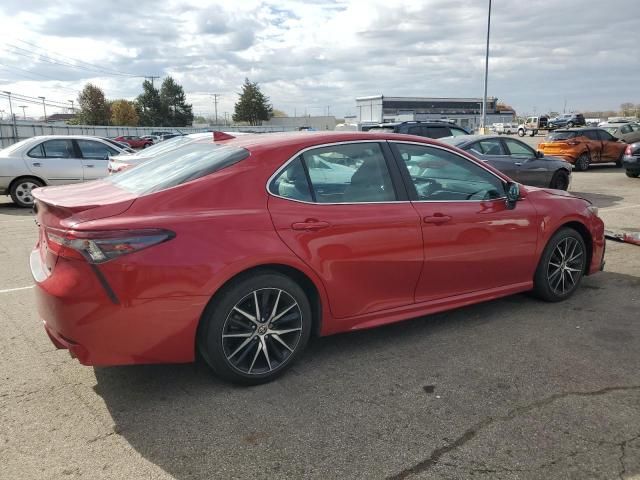 2022 Toyota Camry SE