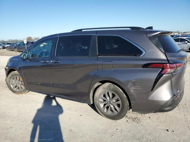 2022 Toyota Sienna XLE