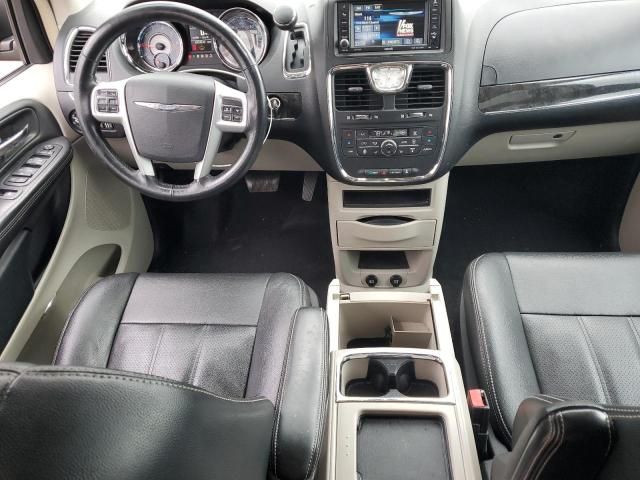 2016 Chrysler Town & Country Touring L