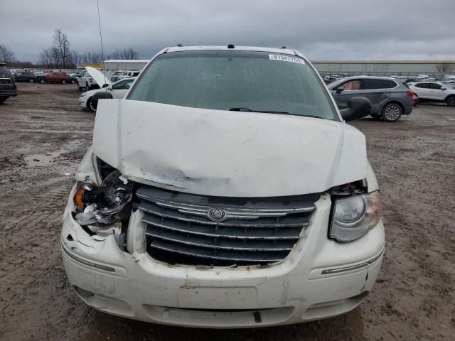 2005 Chrysler Town & Country Limited