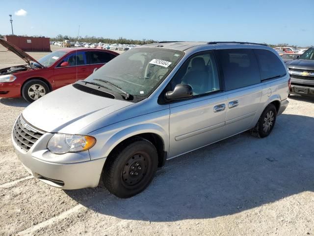 2007 Chrysler Town & Country LX