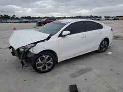 KIA Vehiculos salvage en venta: 2019 KIA Forte FE