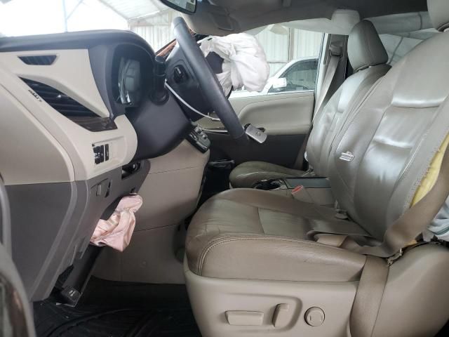 2016 Toyota Sienna XLE