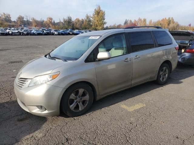 2015 Toyota Sienna LE