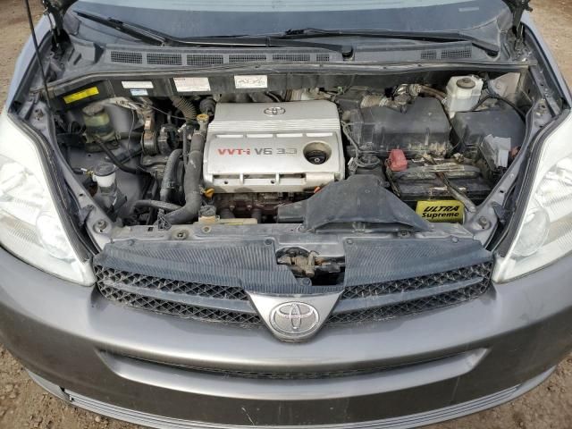 2004 Toyota Sienna XLE