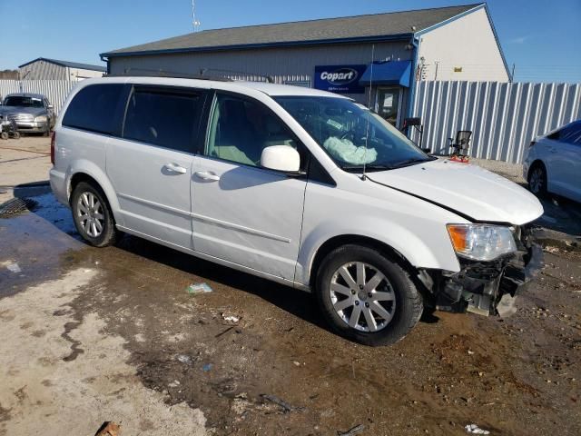 2016 Chrysler Town & Country LX