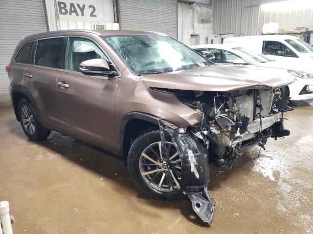 2019 Toyota Highlander SE