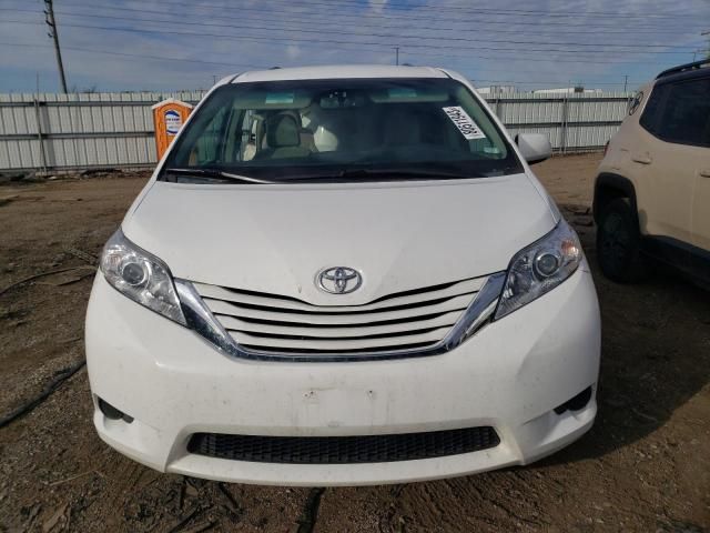 2016 Toyota Sienna LE