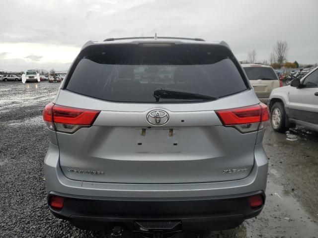 2017 Toyota Highlander SE