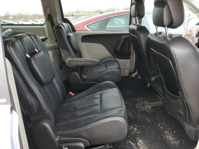 2013 Chrysler Town & Country Touring