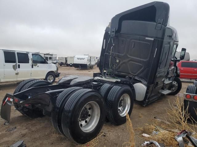 2020 Freightliner Cascadia 126