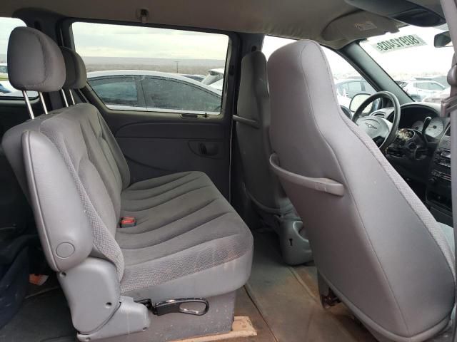 2004 Chrysler Town & Country