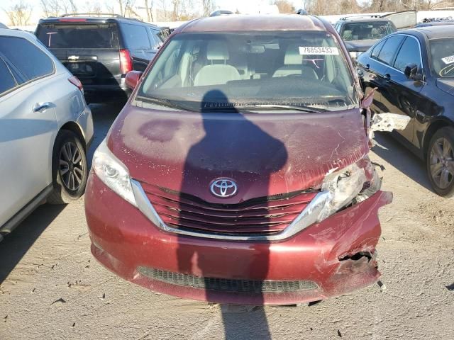 2015 Toyota Sienna LE