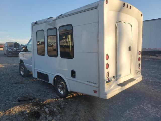 2011 Ford Econoline E350 Super Duty Cutaway Van