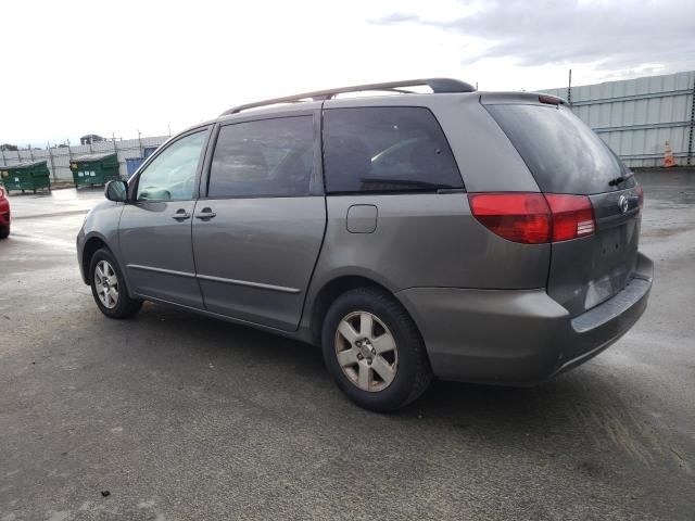 2004 Toyota Sienna CE