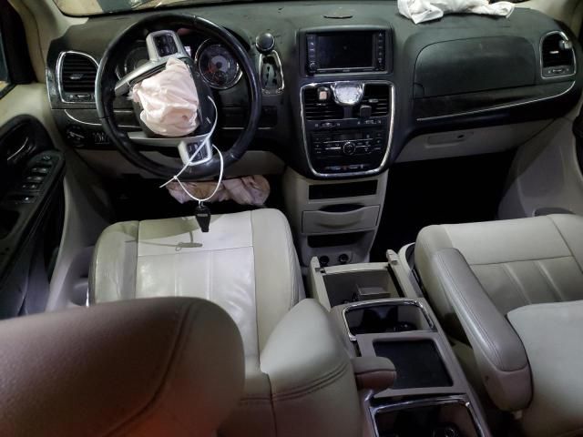 2013 Chrysler Town & Country Touring