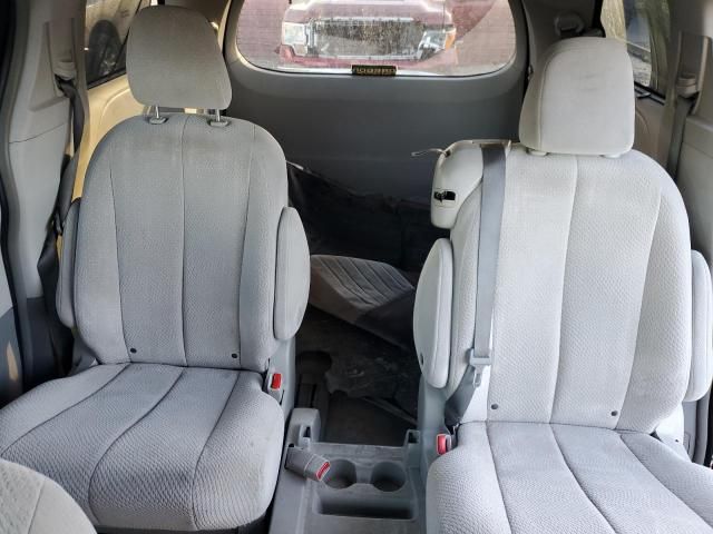 2013 Toyota Sienna LE